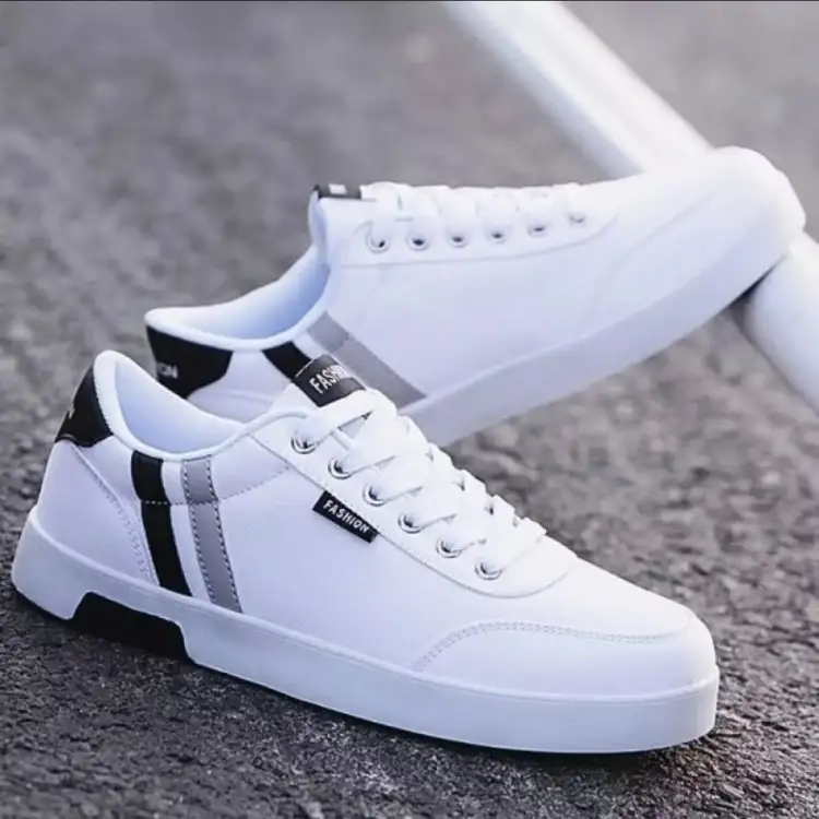 Stylish And Fashionable Winter And Summer Black Color Exclusive Sneakers Converts Shoes For Men